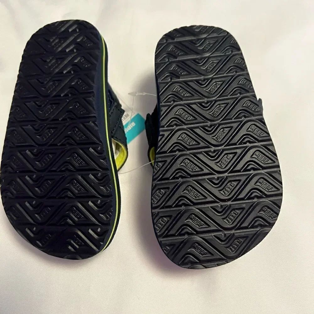 Reef Sandals - Picture 2 of 2